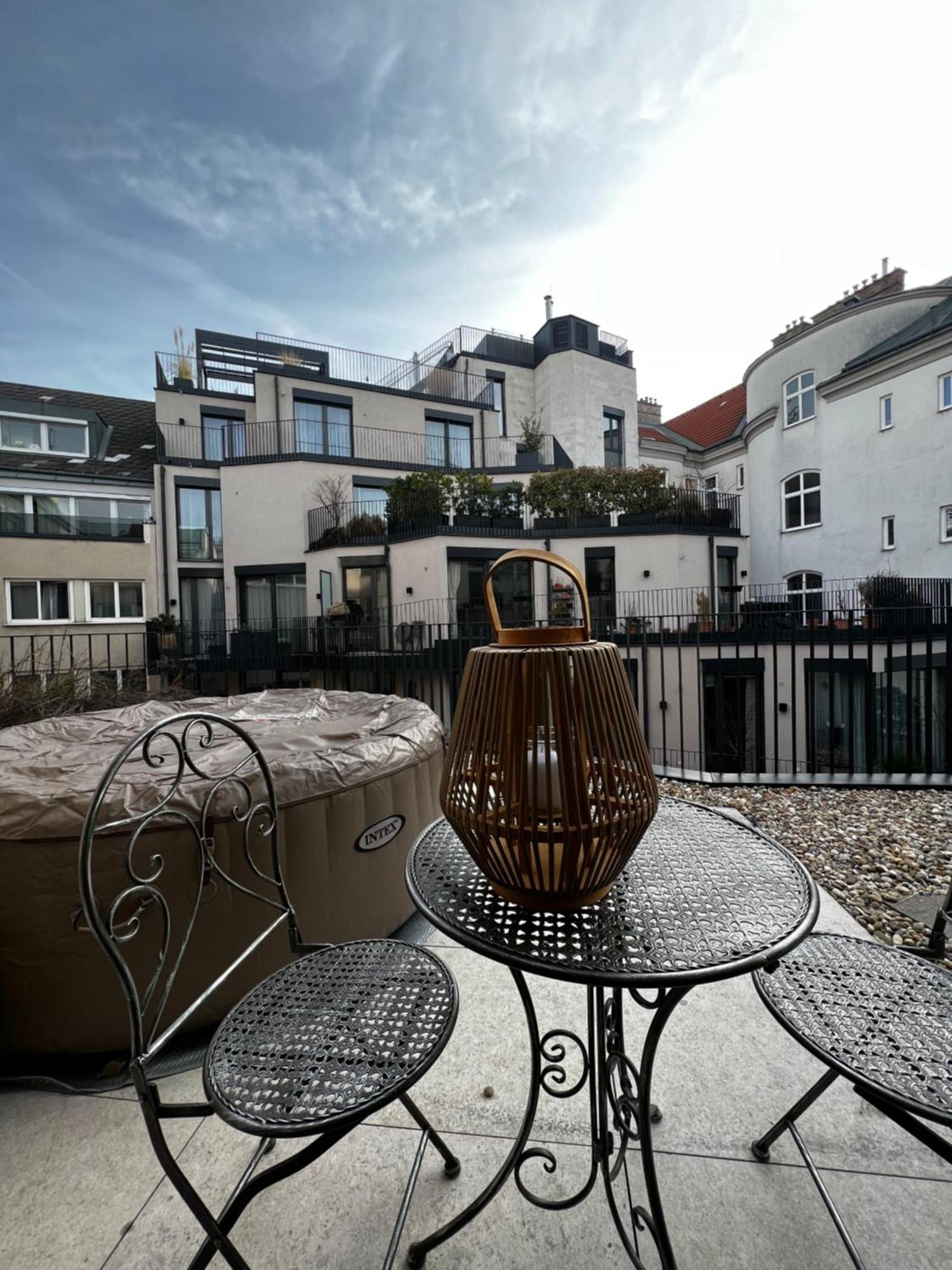 Schoene Mit Eigenem Whirlpool In Dem Stadtzentrum Gasthof