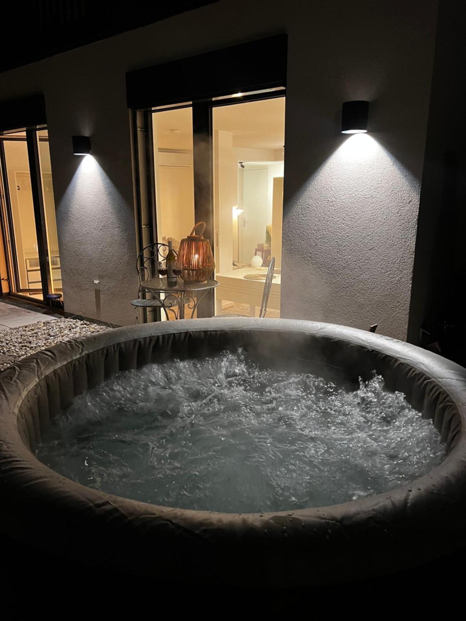 Schoene Mit Eigenem Whirlpool In Dem Stadtzentrum * Wien