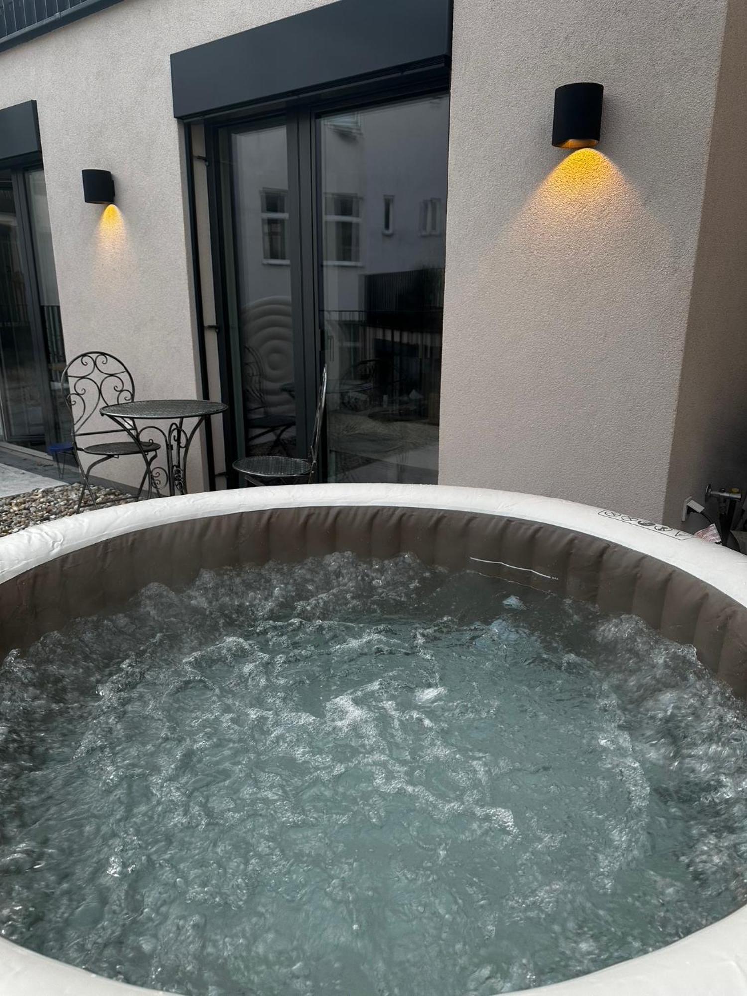 Schoene Mit Eigenem Whirlpool In Dem Stadtzentrum Gasthof